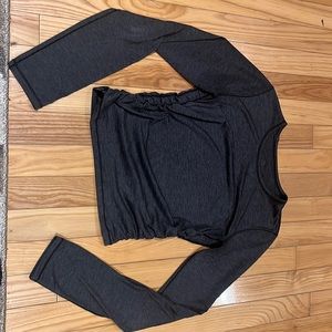 Authentic lululemon cinched long sleeve tee!